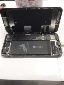 iPhone８　バッテリー交換　修理