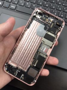 iPhone SE battery repair