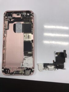 iPhone6ｓライトニングコネクタ交換