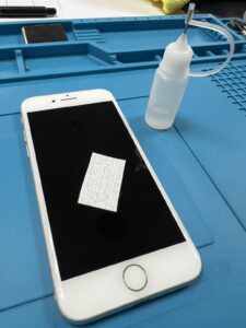 iPhone7ガラスコーティング溶剤施行中