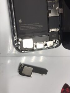 iPhone15スピーカー交換