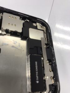 iPhone11の内部洗浄