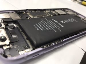 iPhone11のバッテリー膨張