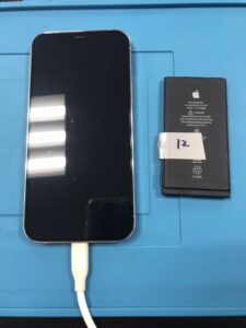 iPhone12のバッテリー交換修理