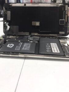 iPhoneXのバッテリー交換修理
