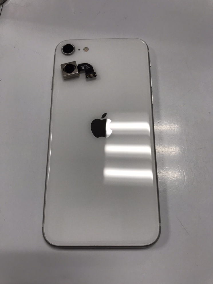 iPhoneSE2のカメラ修理　【青森県三沢市よりご来店】