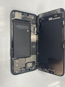 iPhone13分解①