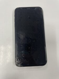 iPhoneXR画面割れ