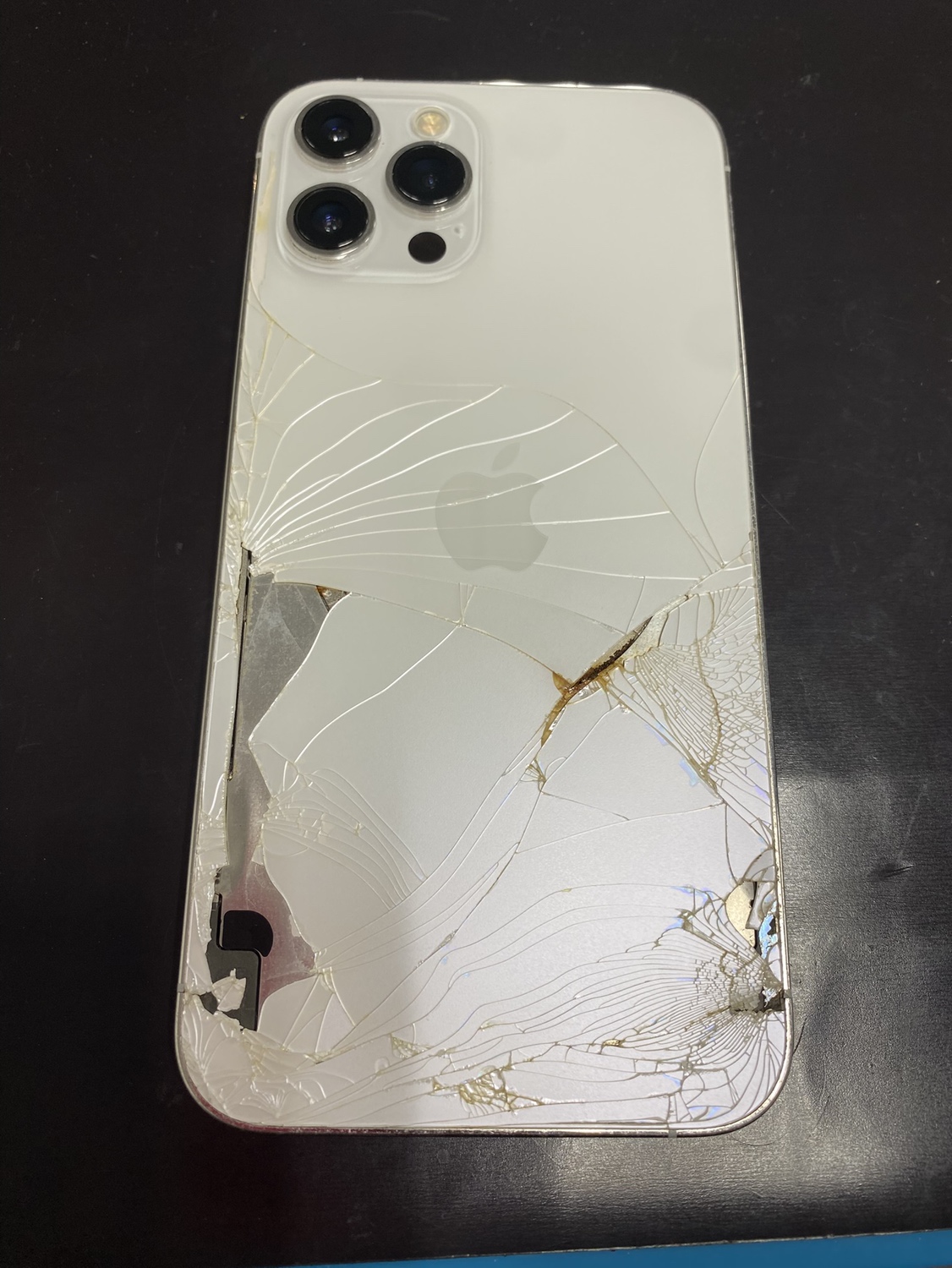 【下田店】iPhone12Promax背面ガラス交換【青森県三沢市よりご来店】